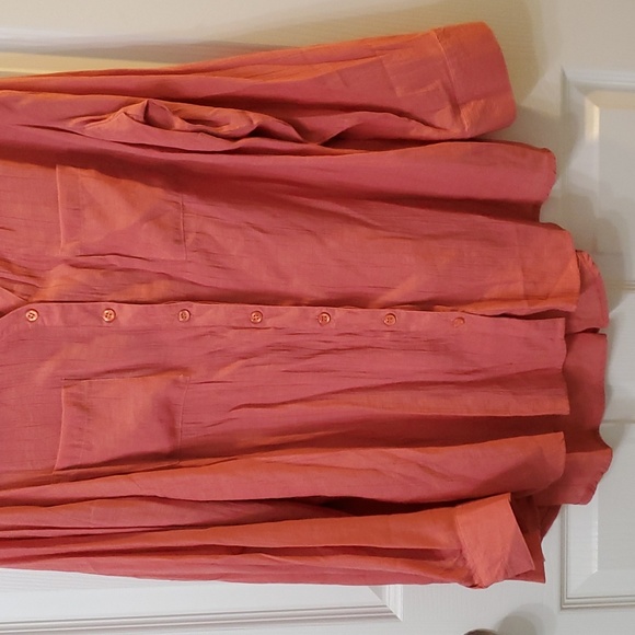 Emily Daniel's Woman's Plus Button down shirt 1X - Picture 2 of 6